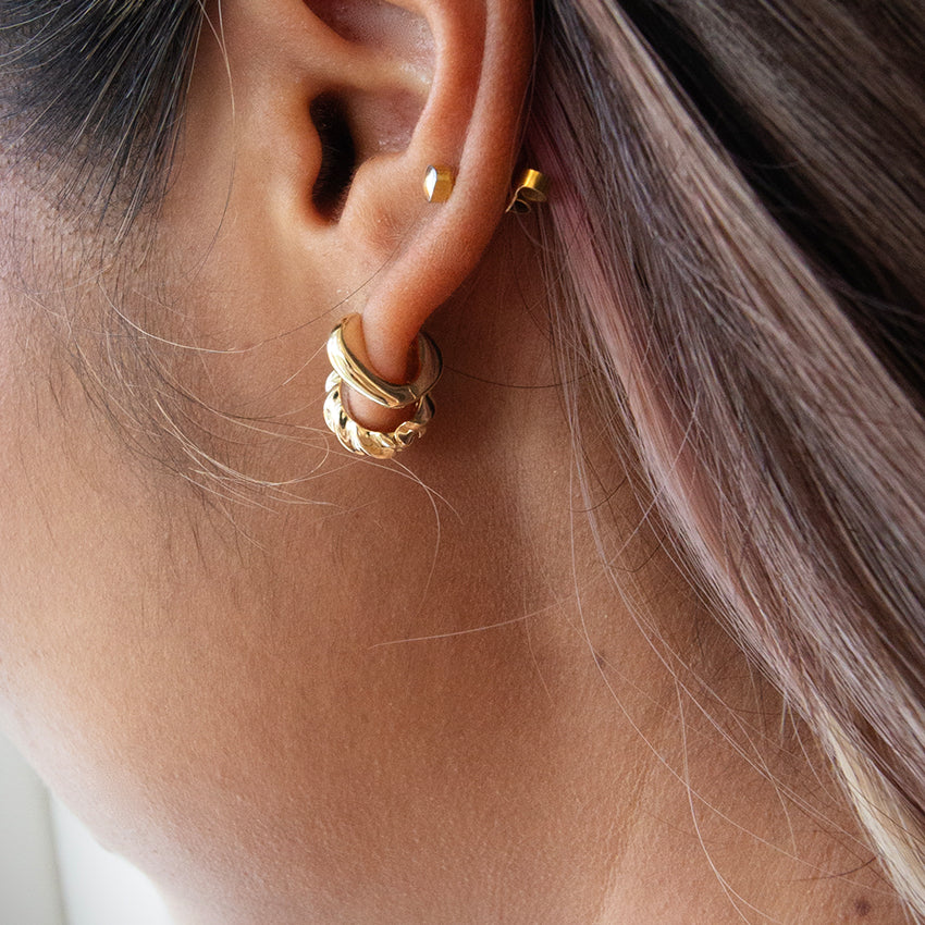 Stella Twisted 10k Gold Hoops