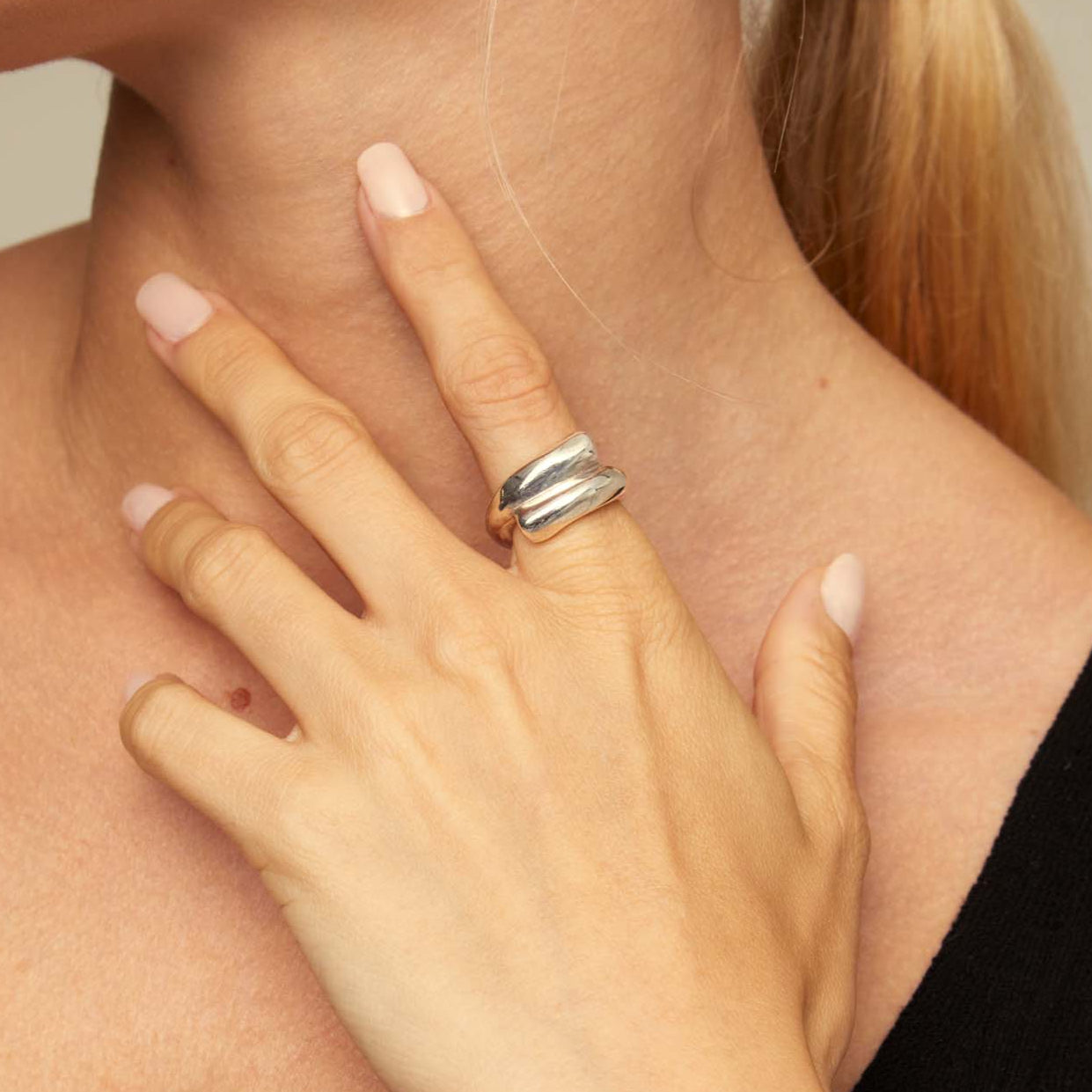 UNOde50 Crossed Legs Ring