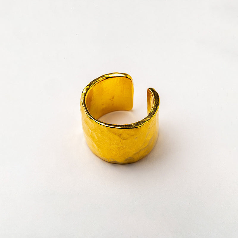 Velatti Thick Hammered Band
