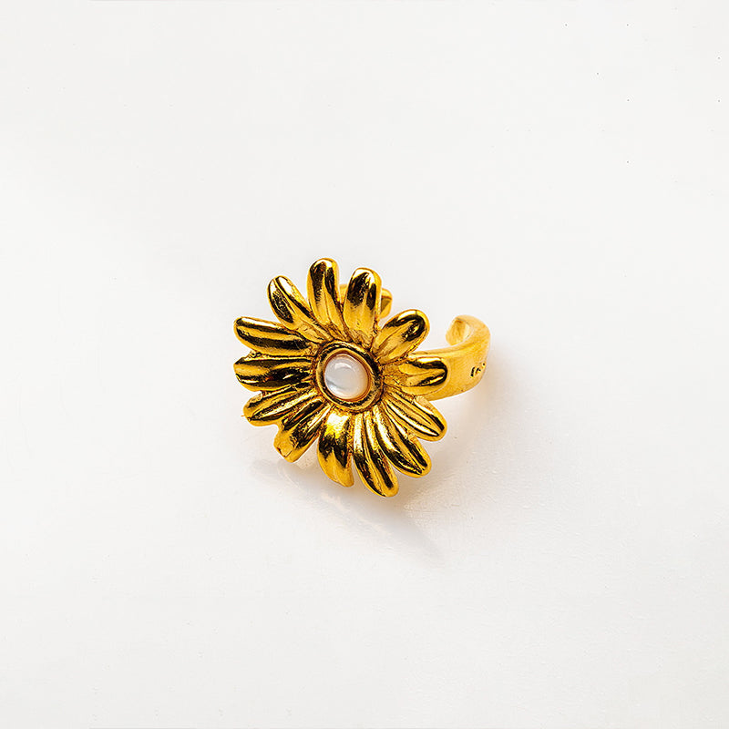 Velatti Bloom Flower Ring