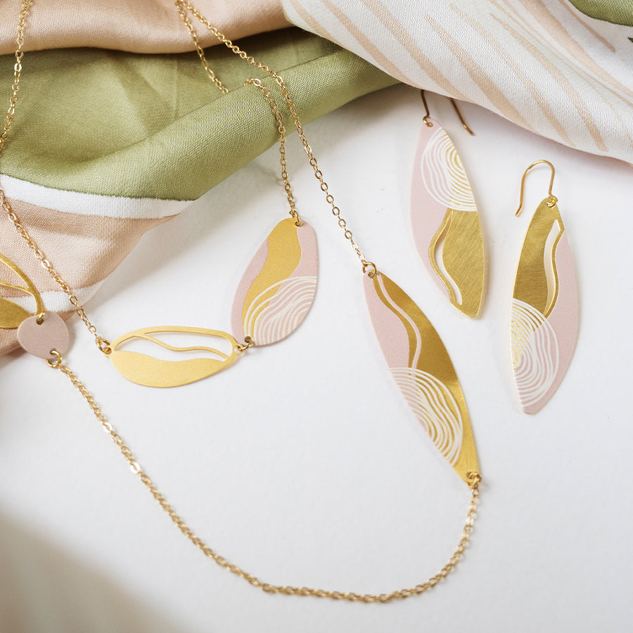 Dawn Bukit Necklace