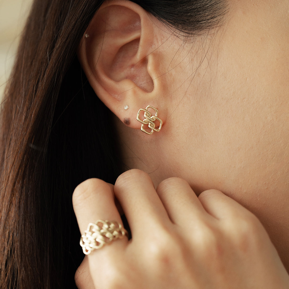 Interlace Studs