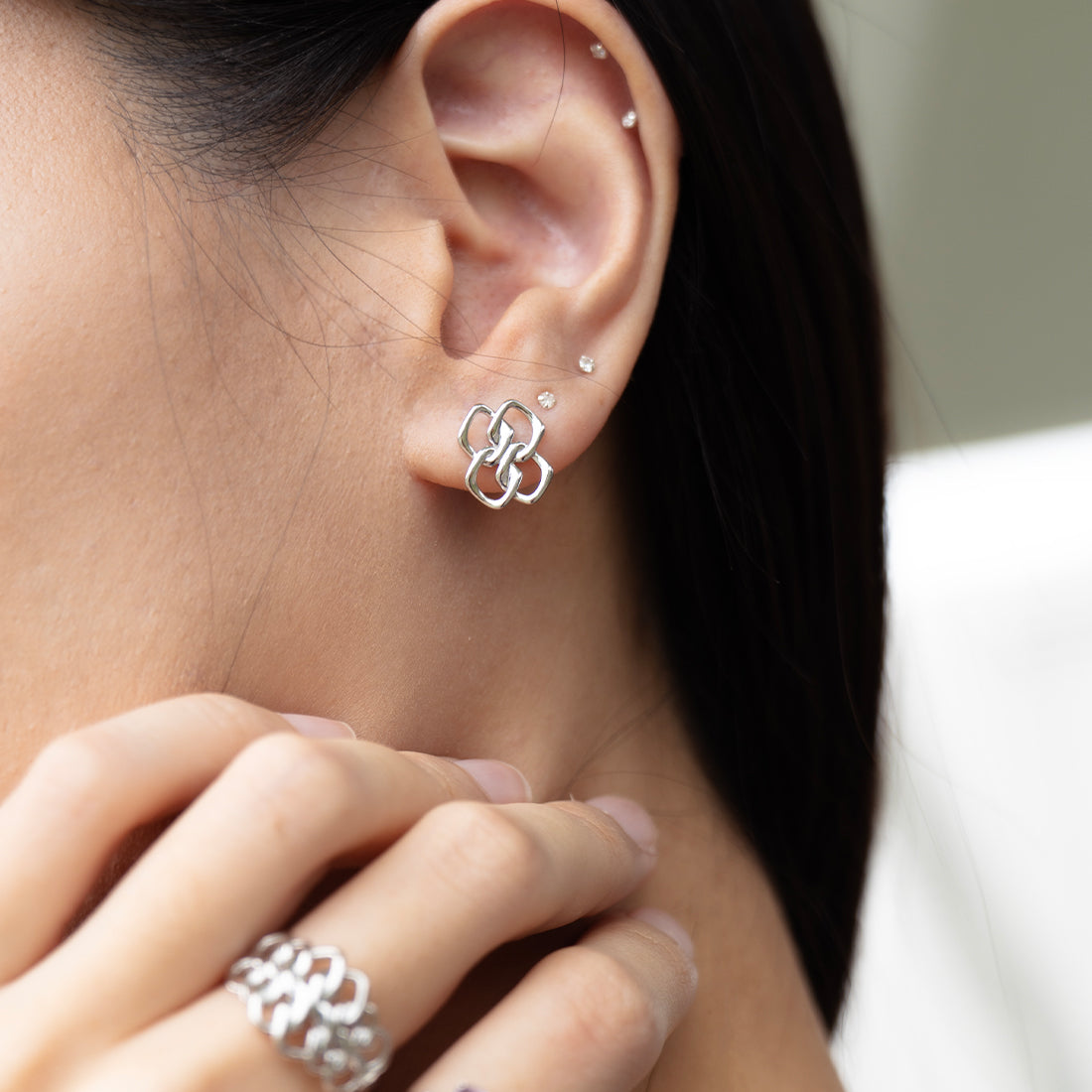 Interlace Studs