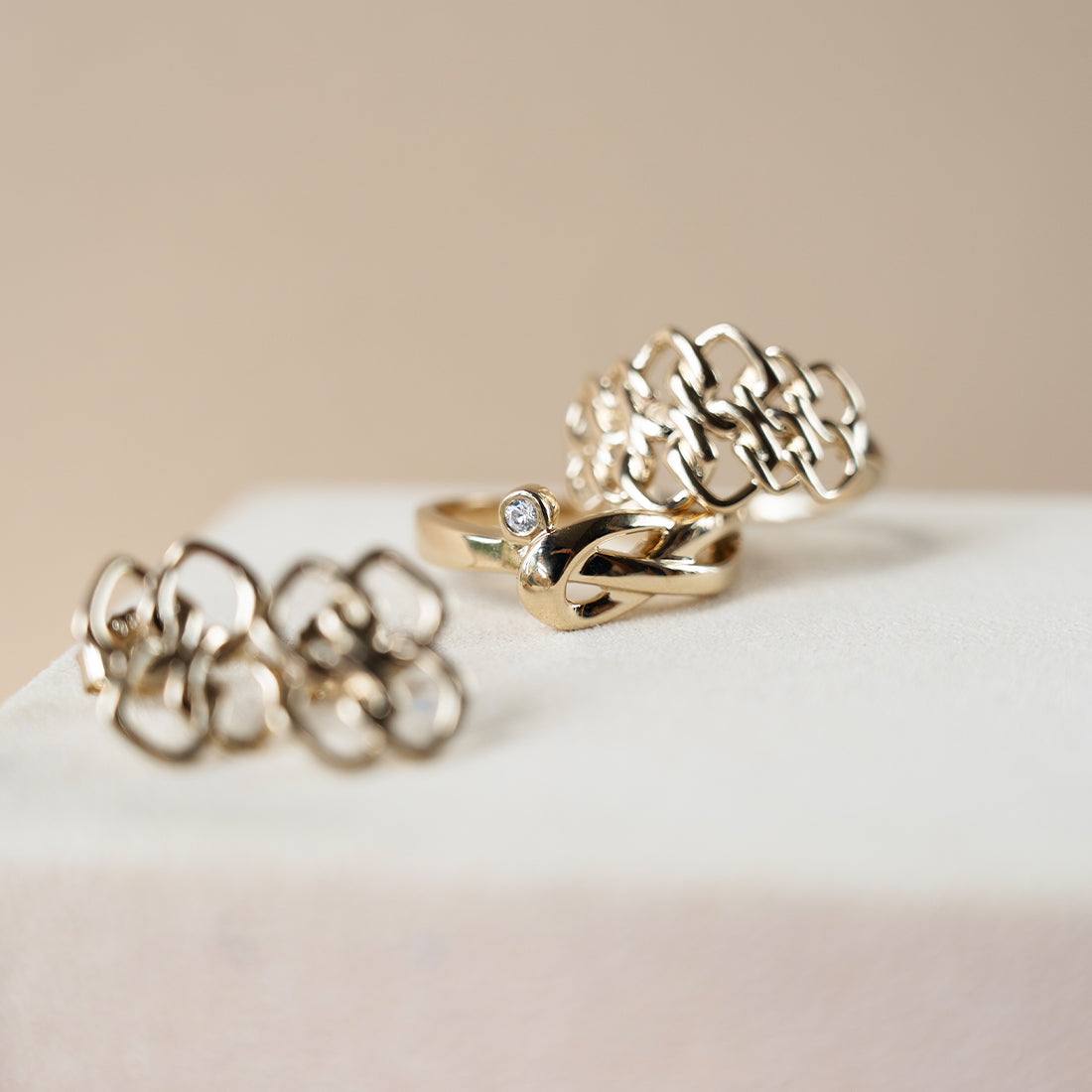 Intertwined Ring