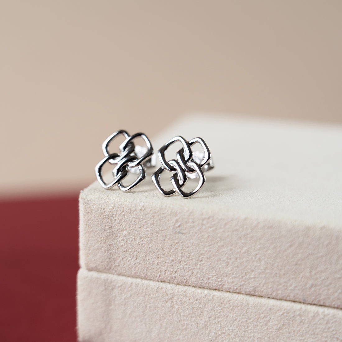Interlace Studs
