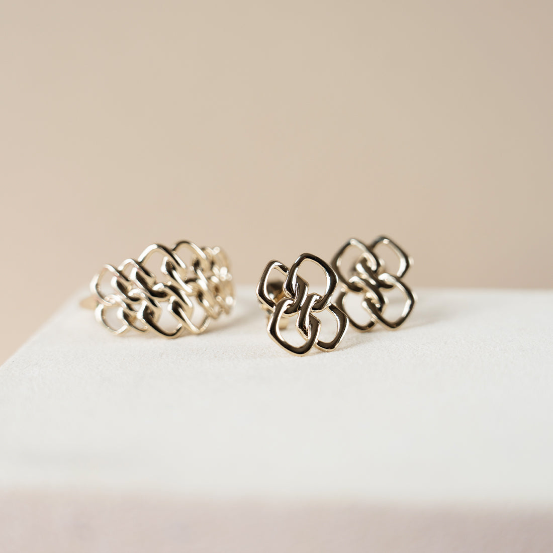 Interlace Studs