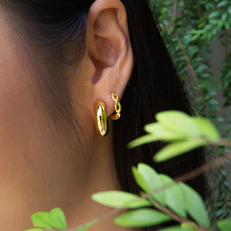 Twisted Medium Hoops