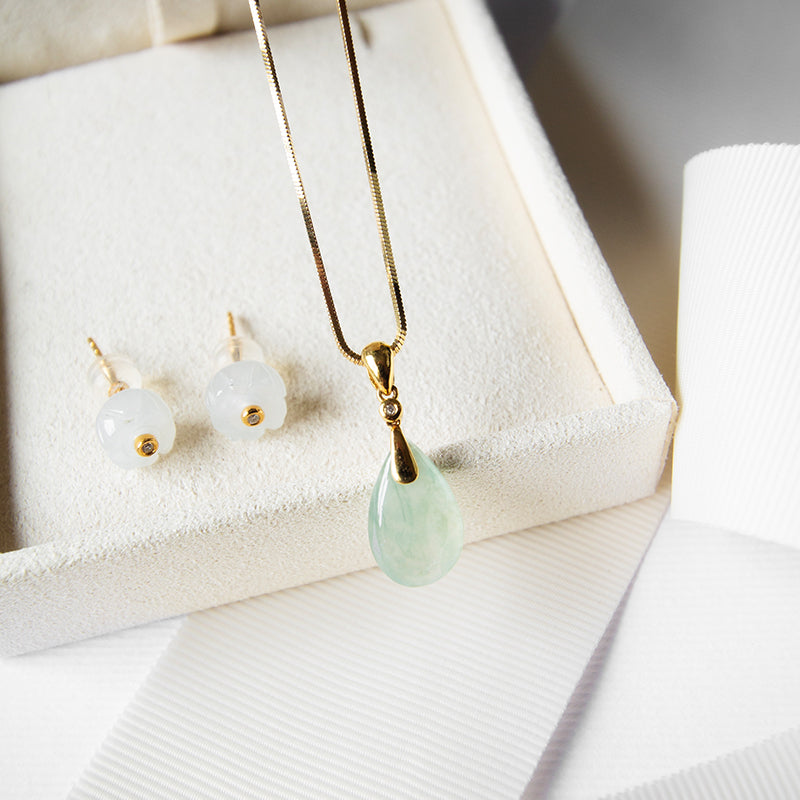 (PRE-ORDER) Teardrop Jade Pendant with Diamond