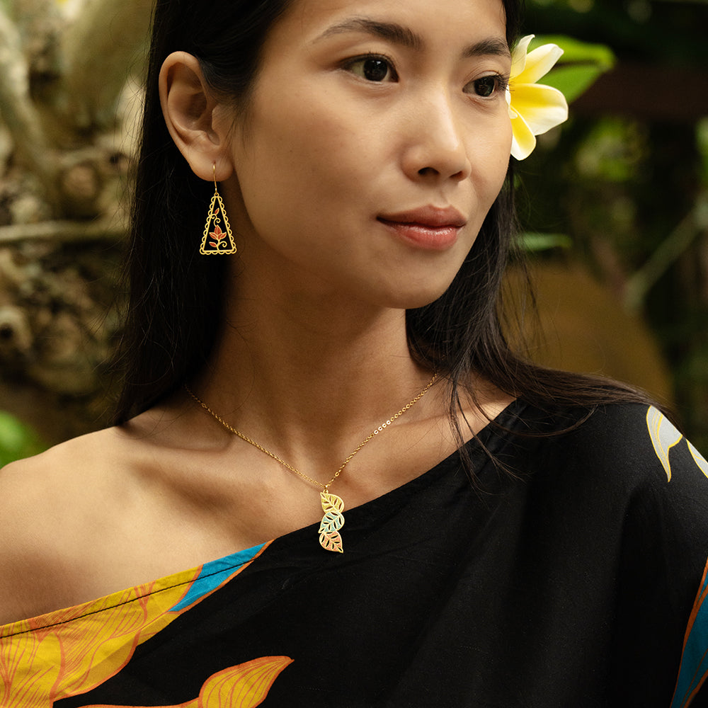 Daun Necklace