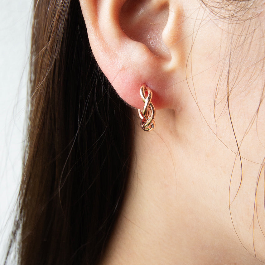 Twisted Medium Hoops
