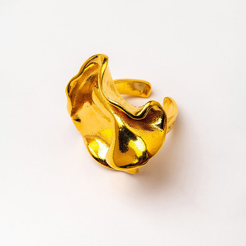 Velatti Leaf Motif Ring