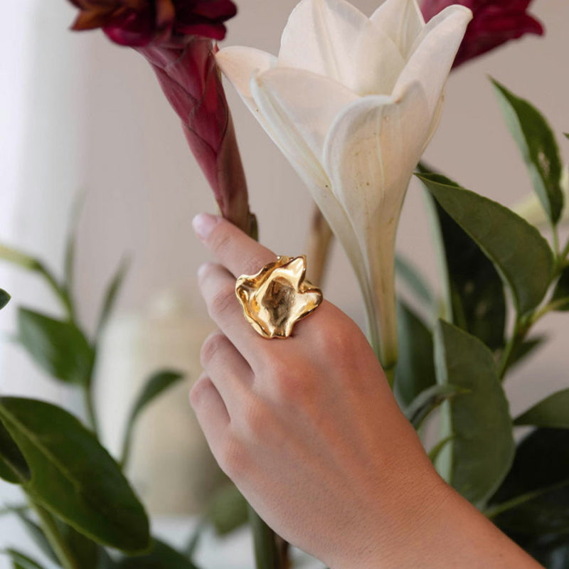 Velatti Leaf Motif Ring