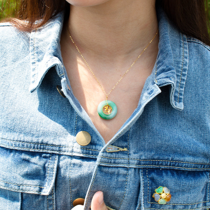 Blossom Jade 18k Gold Pendant with Chain