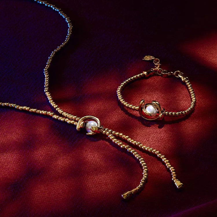 UNOde50 Little Moon Bracelet Gold with Shell Pearl