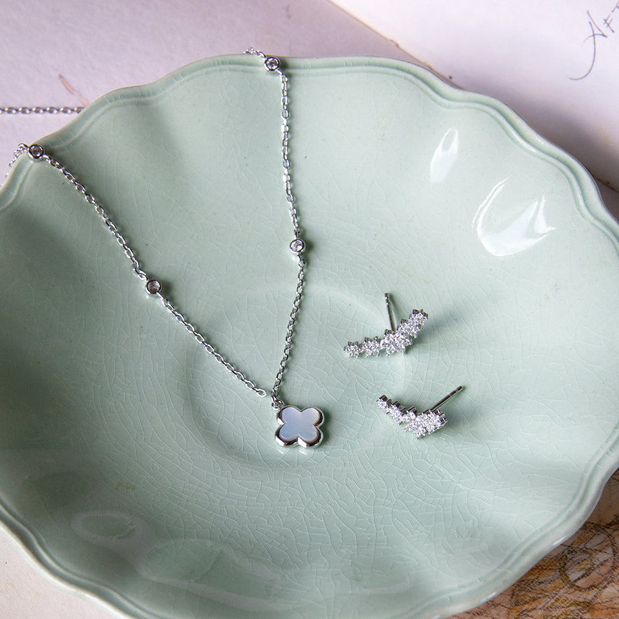 Mother of Pearl Clover with Zircon Necklace