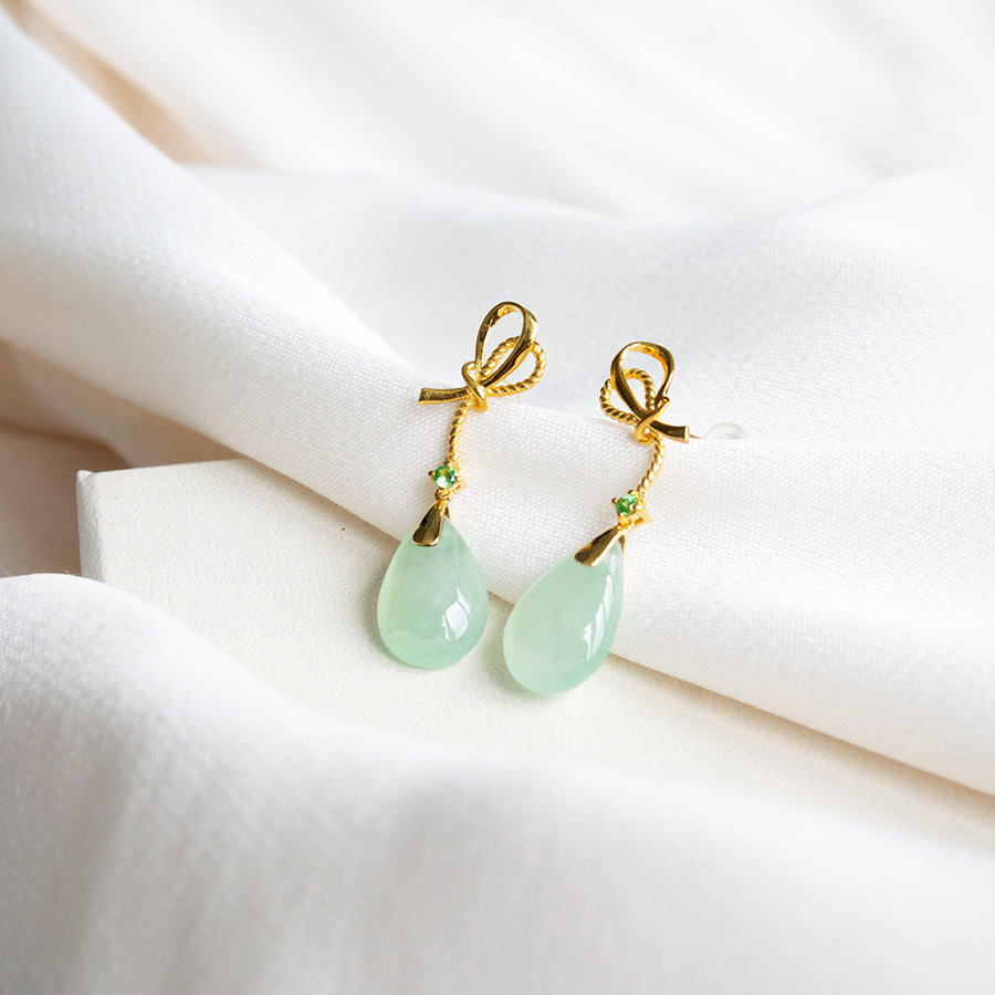 (PRE-ORDER) Ribbon with Tsavorite and Jade 18K Gold Earrings