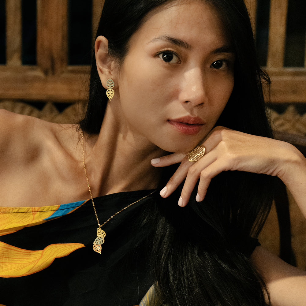 Daun Necklace