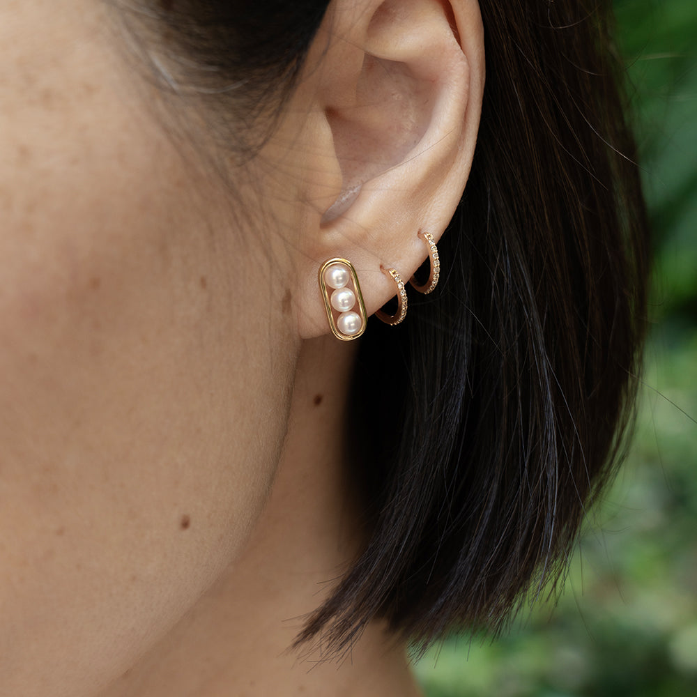 Pearl Bar No 3 Studs