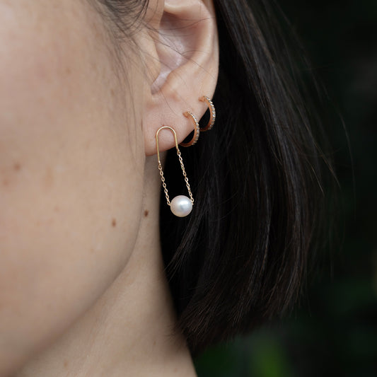 Arc Drop Pearl Studs
