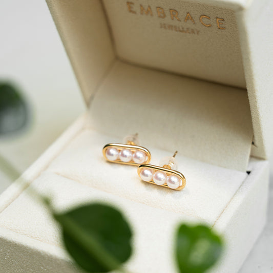 Pearl Bar No 3 Studs