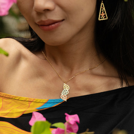 Daun Necklace