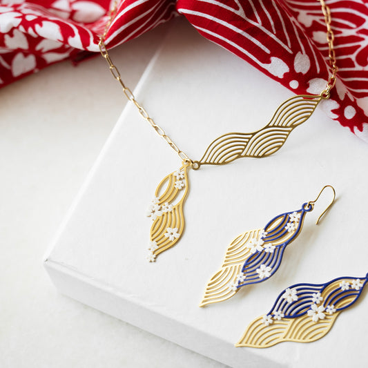 Floral Wave Asymmetrical Gold Necklace