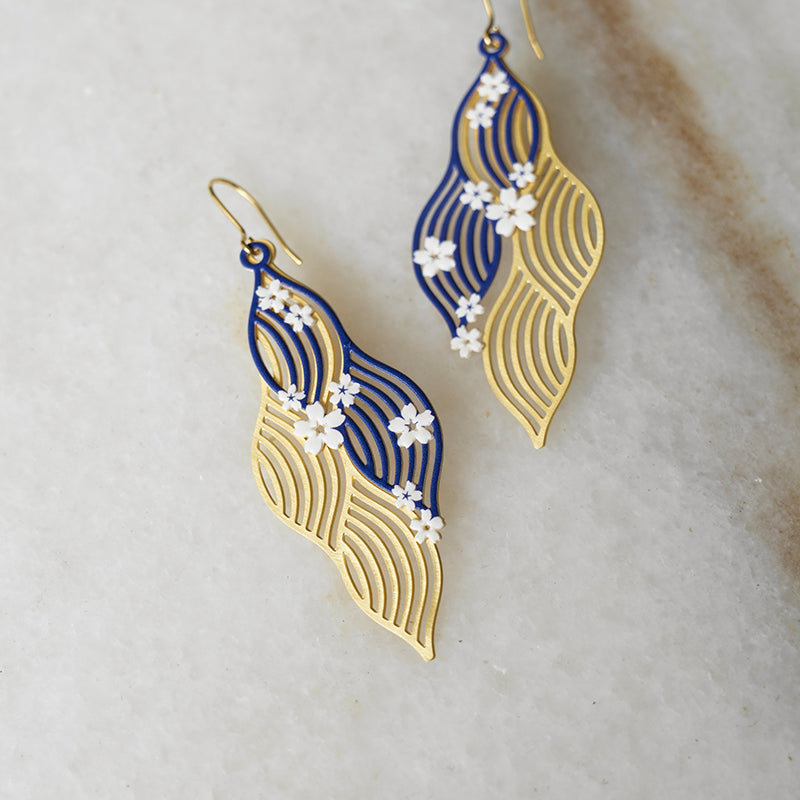 Floral Wave Overlapping Hook Earrings