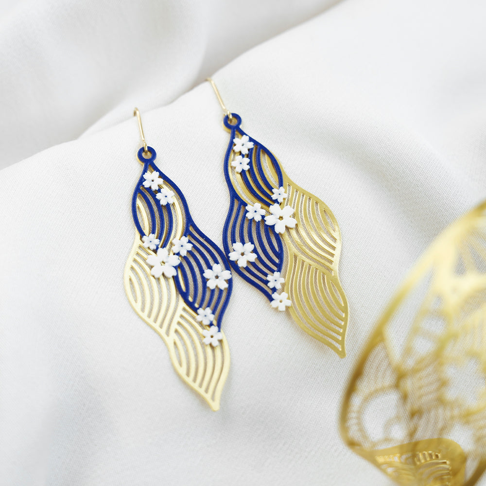 Floral Wave Overlapping Hook Earrings