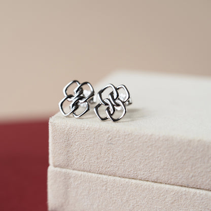 Interlace Studs