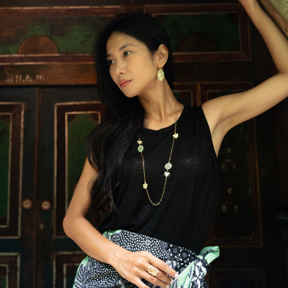 Parang Floral Necklace