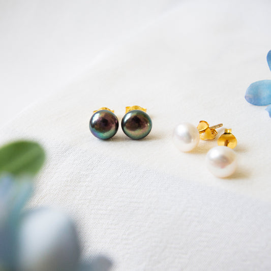 Button Freshwater Pearl Studs