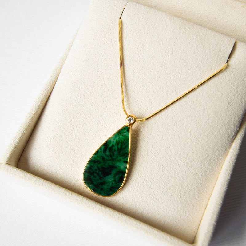 Teardrop Shape Pendant with Diamond