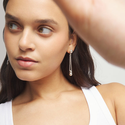 UNOde50 Long Drop Gravedad Earrings
