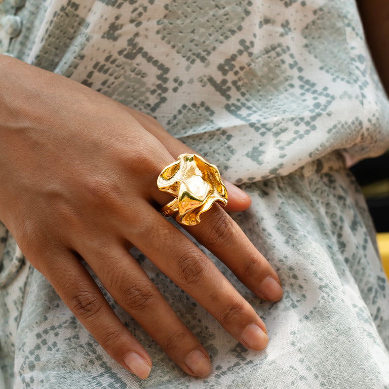 Velatti Leaf Motif Ring