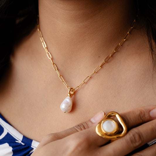 Velatti Small Links Necklace with Single Freshwater Pearl
