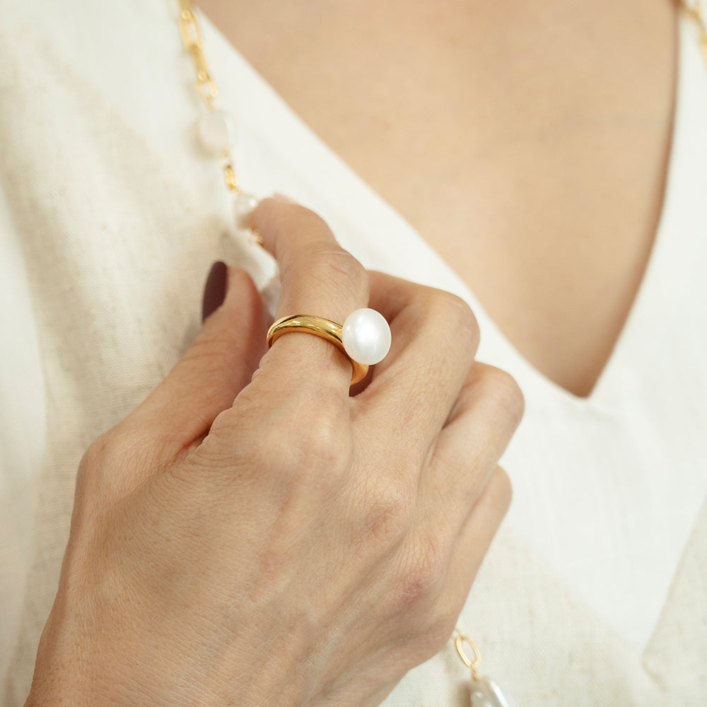 Velatti Single Pearl Ring