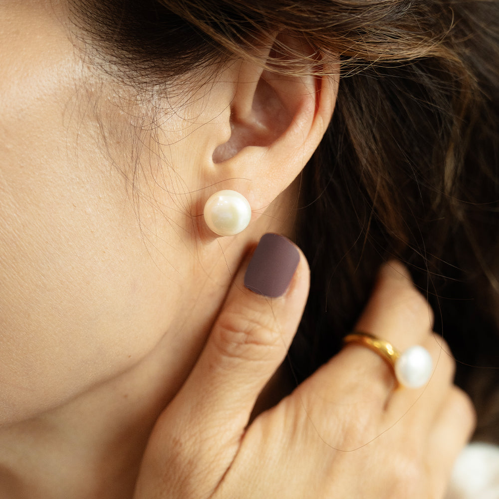 Velatti Freshwater Pearl Studs