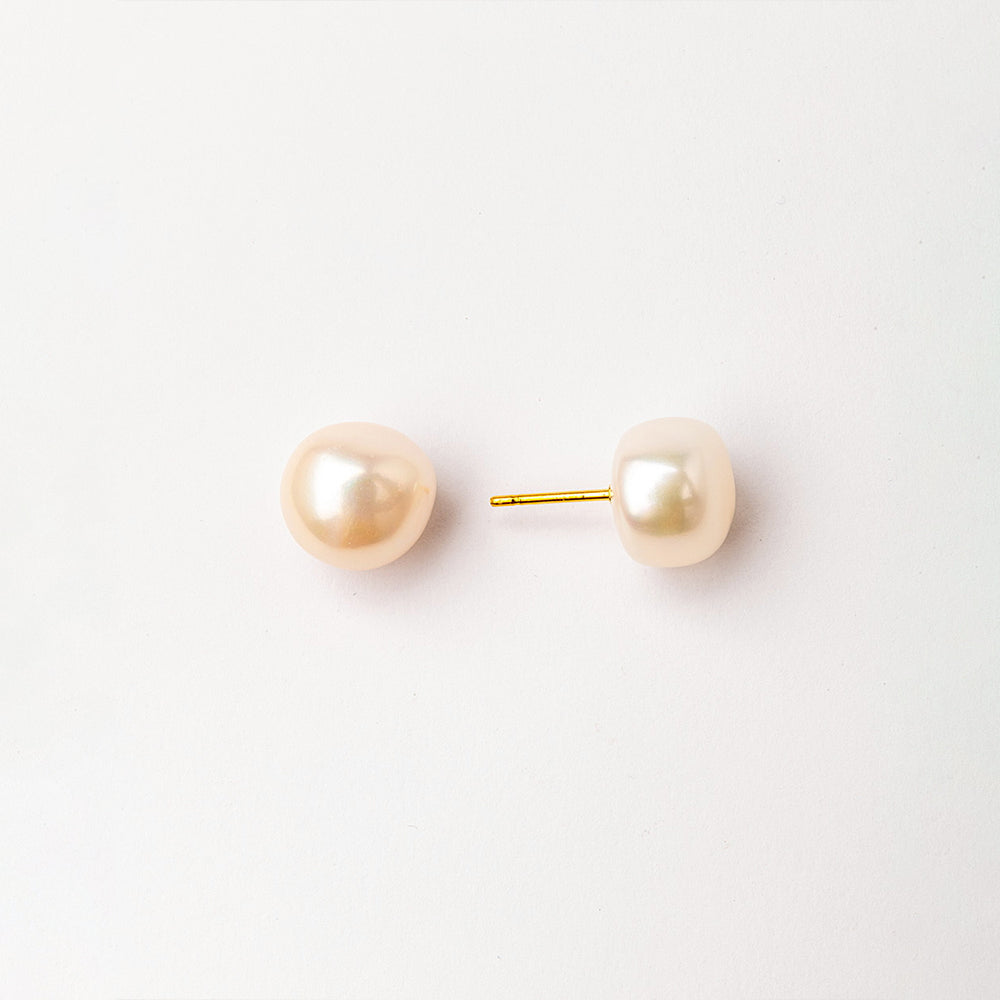 Velatti Freshwater Pearl Studs