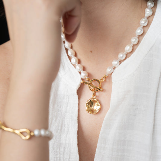 Velatti Freshwater Pearl Necklace with Toggle