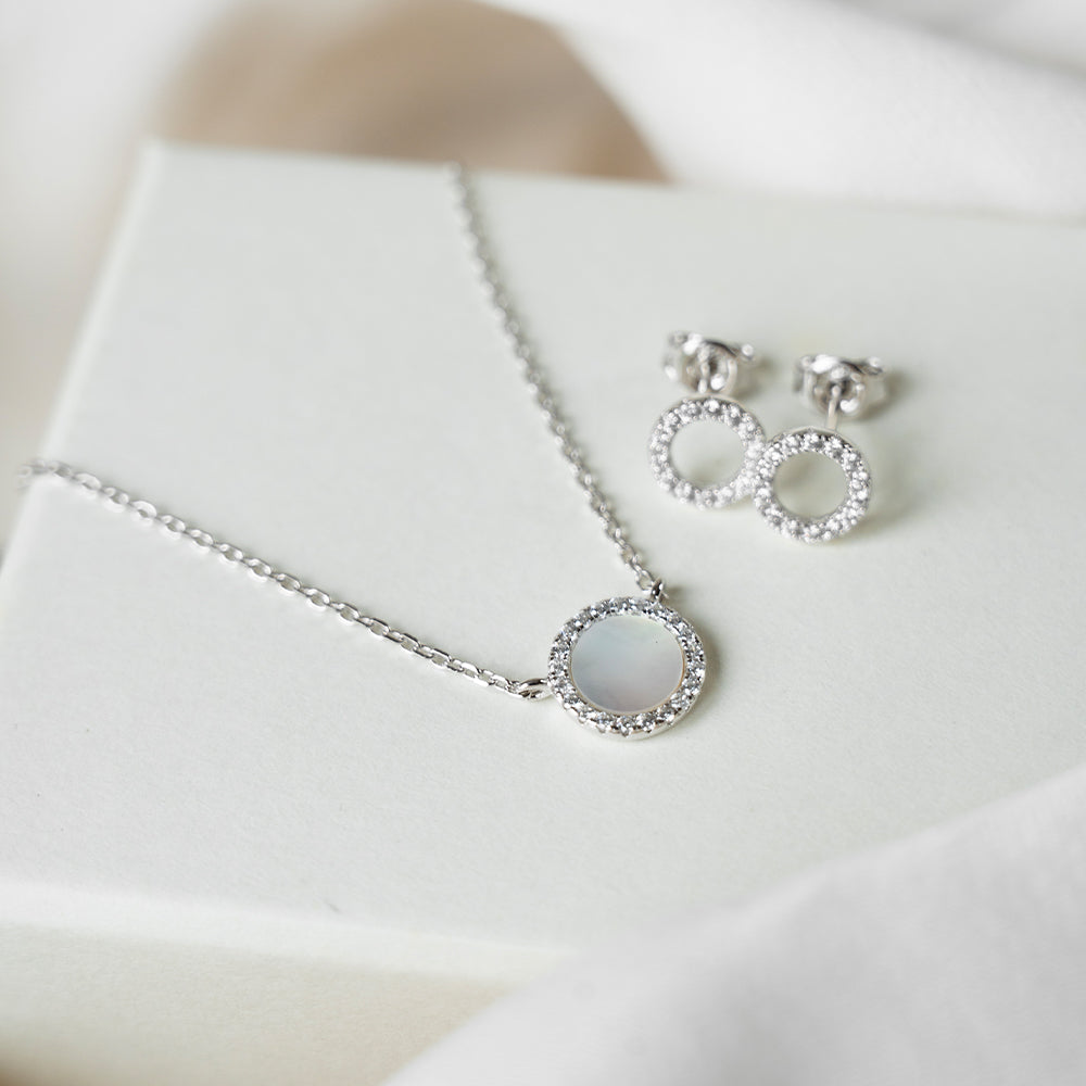 Sparkle Mother of Pearl Circle Necklace