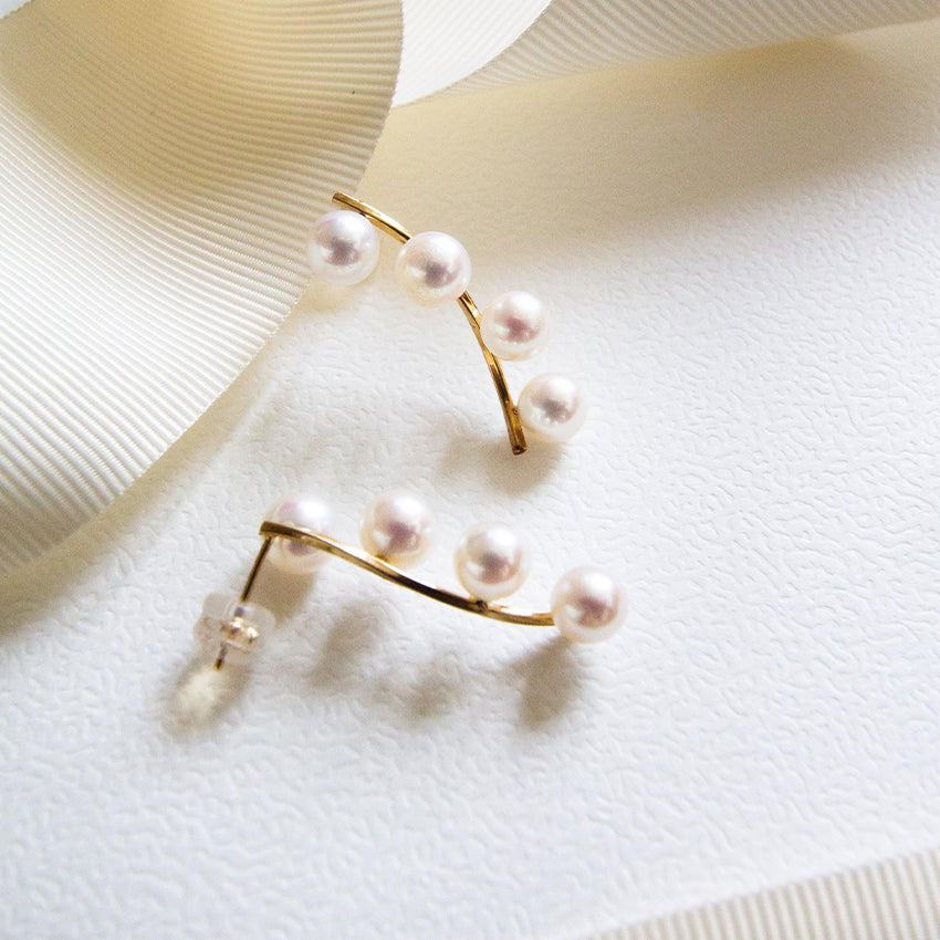 Wave 18k Gold Studs with 4 Akoya Pearls