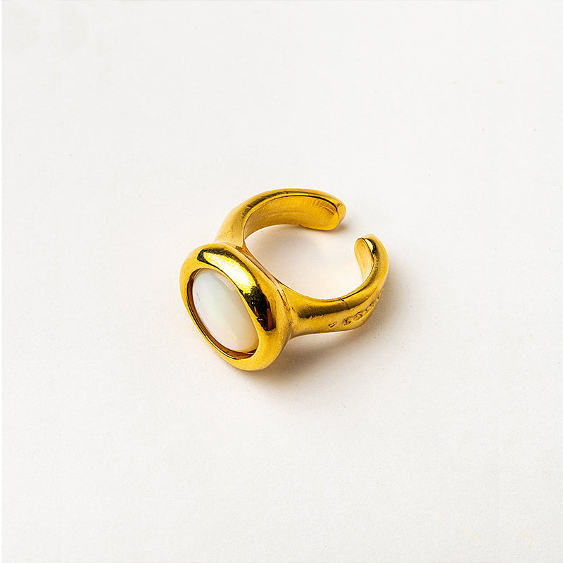 Velatti Round Cut Single Stone Ring - Mother of Pearl