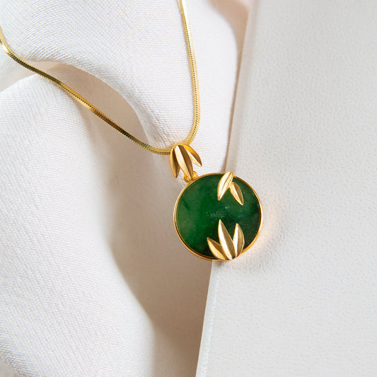 (PRE-ORDER) Bamboo Leaf Round Jade 18k Gold Pendant