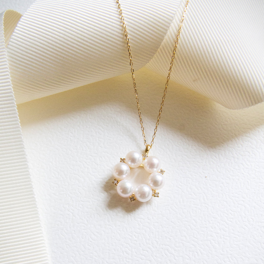 6 Akoya Pearl Circle 18k Gold Necklace