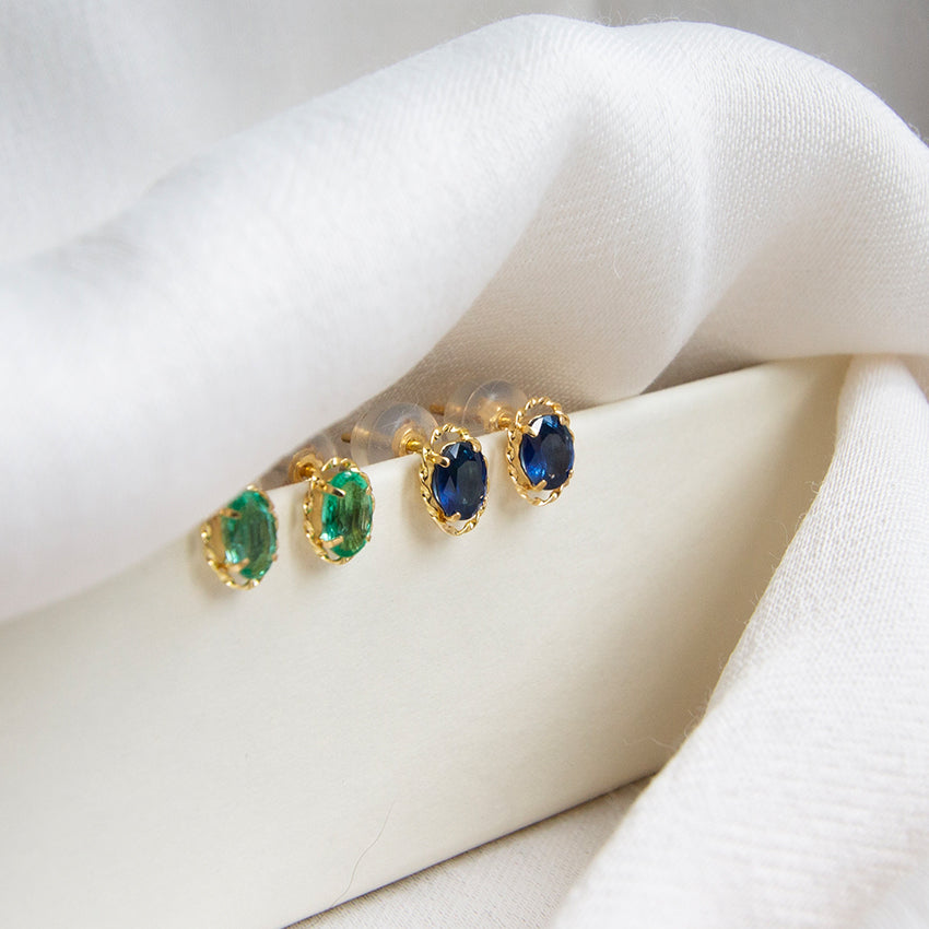 Oval Blue Sapphire 18k Gold Studs