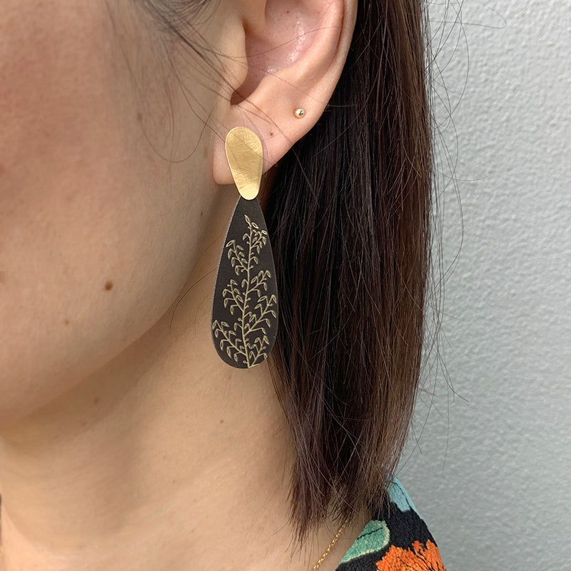 Gold leaf clearance earrings paparazzi