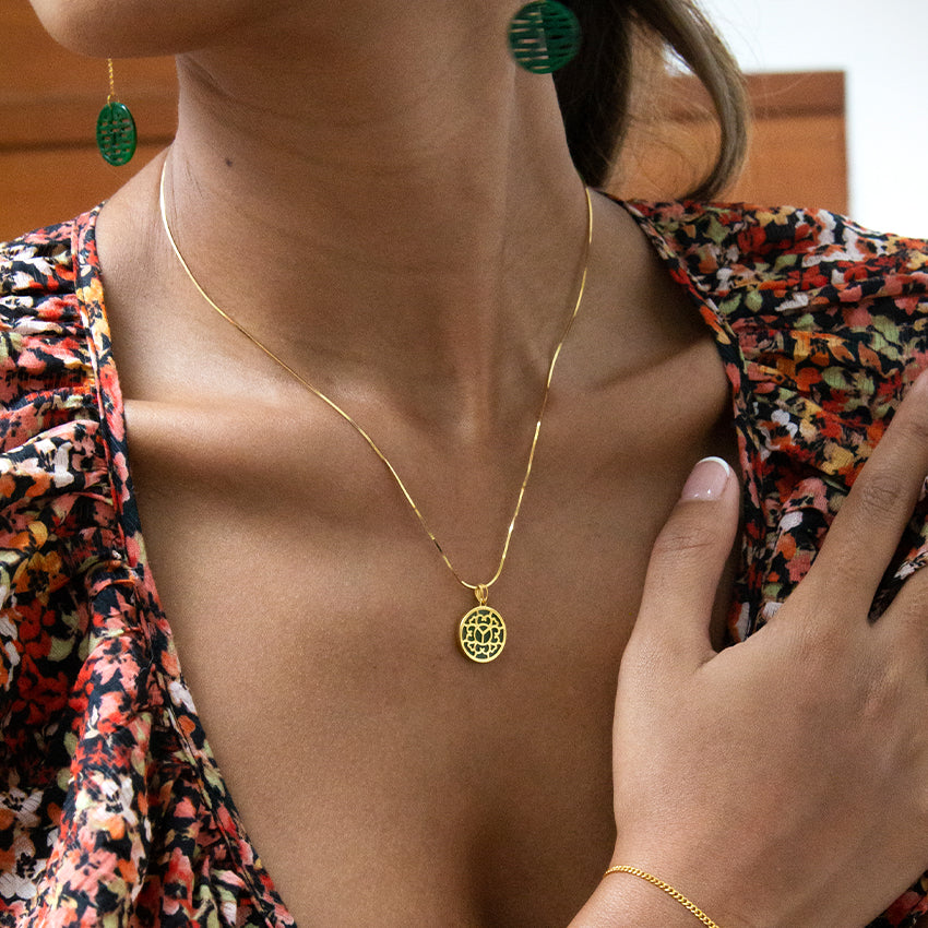 (PRE-ORDER) Yasmin Jade Flower 18k Gold Pendant